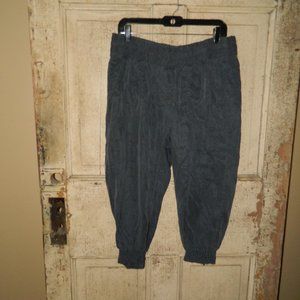 ATHLETA BENICIA CAPRI JOGGERS FALCON BACK ZIP Size 12 (S-35)